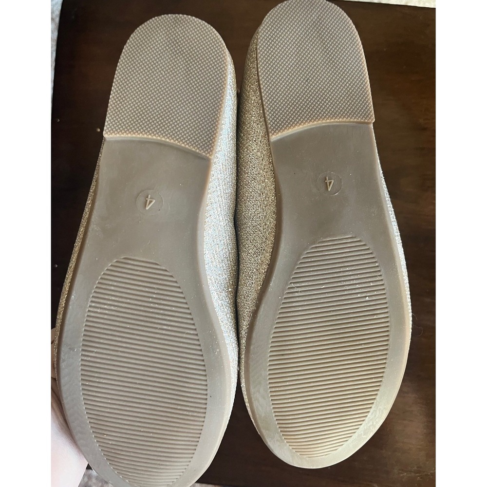 New Girls gold shimmer flats with heel strap, Youth Size 4, Dressy Comfy Shoes - Picture 2 of 3